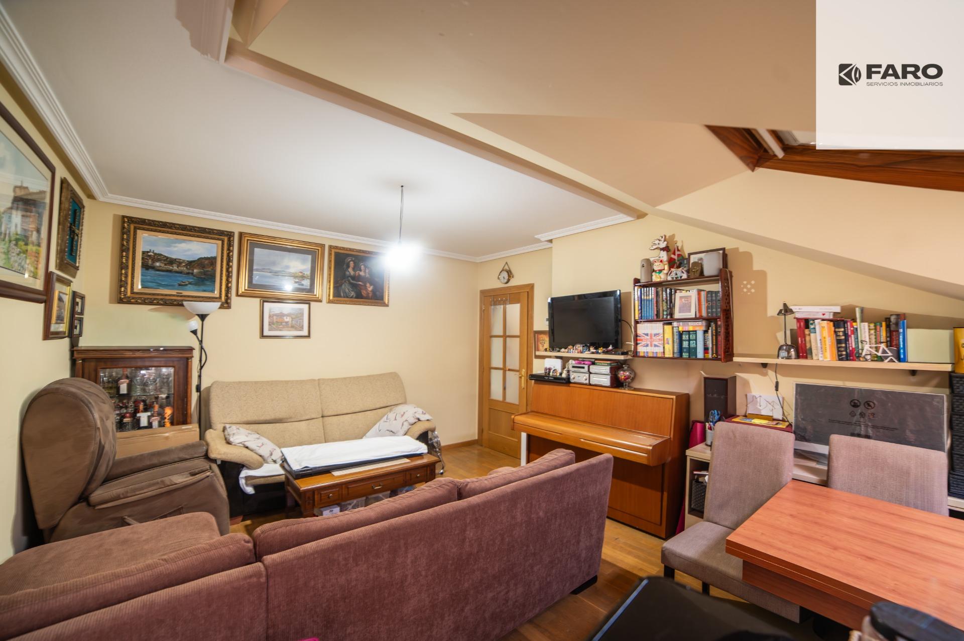 Ático de 2 habitaciones con garaje y trastero en el centro de Villaviciosa (Ref 00128) - Imagen 2