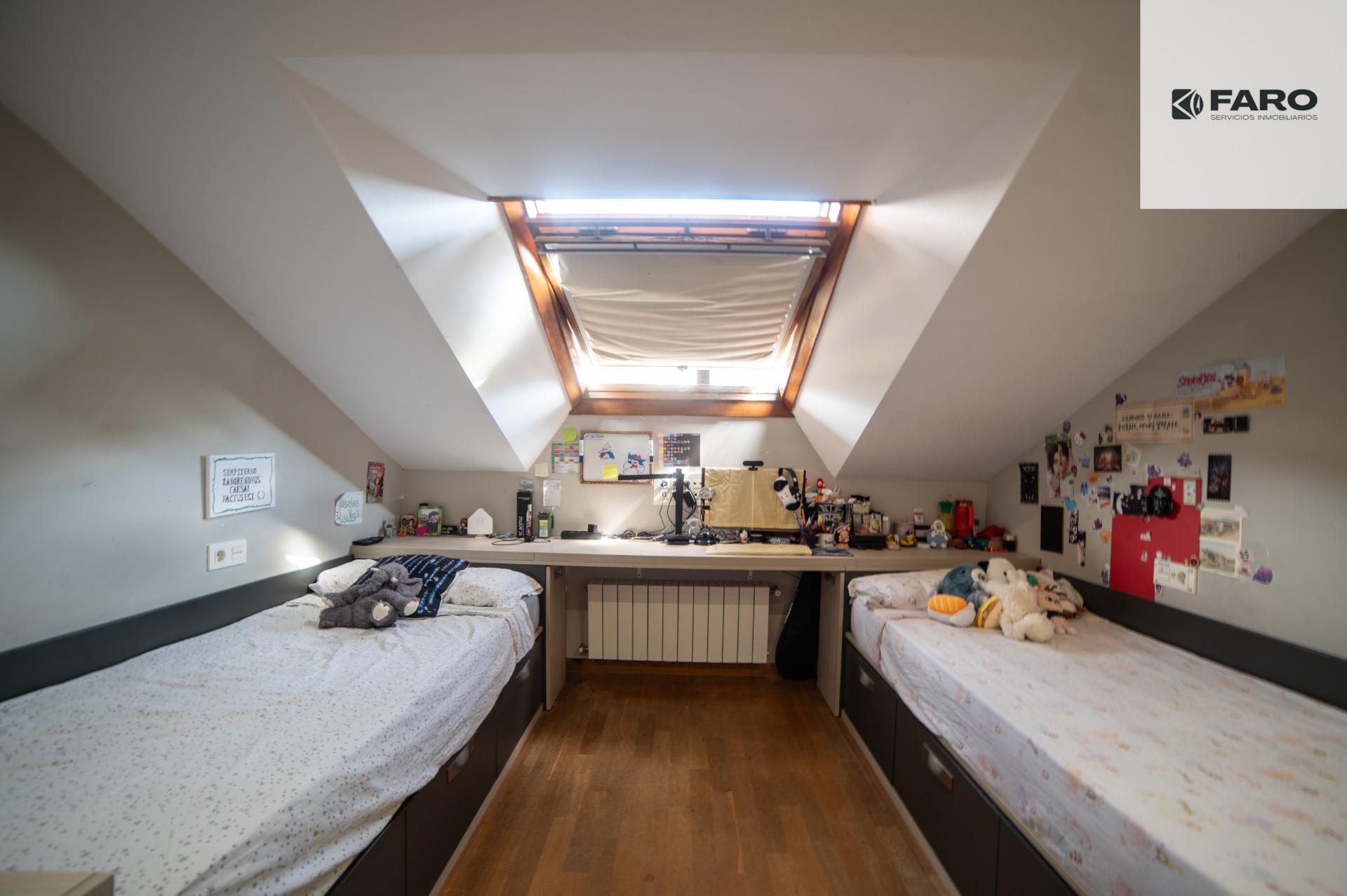 Ático de 2 habitaciones con garaje y trastero en el centro de Villaviciosa (Ref 00128) - Imagen 8