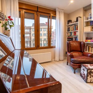 PISO REFORMADO EN AVENIDA DE LA COSTA – GIJÓN | 3 HABITACIONES Y 2 BAÑOS (Ref 00131)