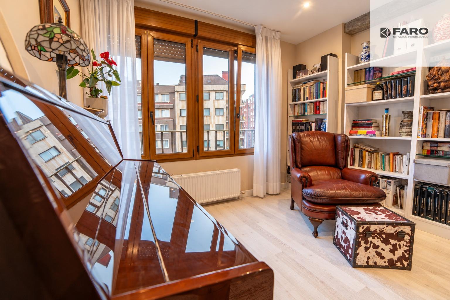 PISO REFORMADO EN AVENIDA DE LA COSTA – GIJÓN | 3 HABITACIONES Y 2 BAÑOS (Ref 00131)