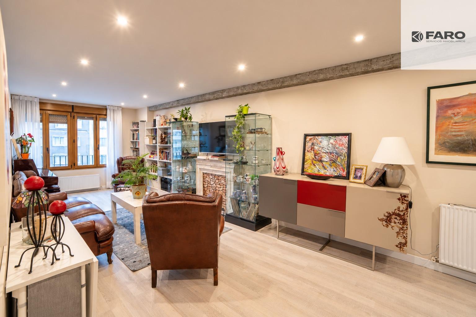 PISO REFORMADO EN AVENIDA DE LA COSTA – GIJÓN | 3 HABITACIONES Y 2 BAÑOS (Ref 00131) - Imagen 2