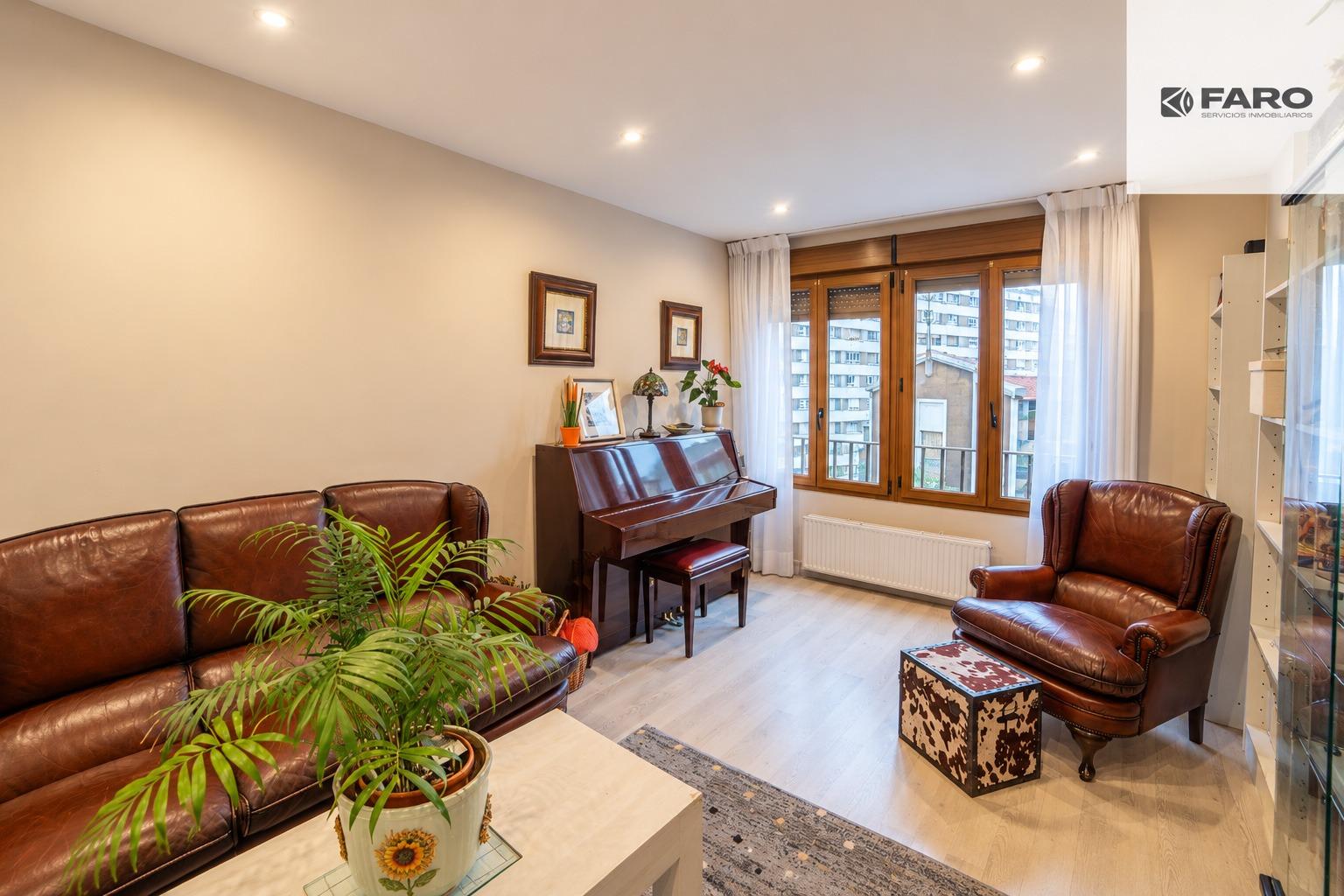 PISO REFORMADO EN AVENIDA DE LA COSTA – GIJÓN | 3 HABITACIONES Y 2 BAÑOS (Ref 00131) - Imagen 8